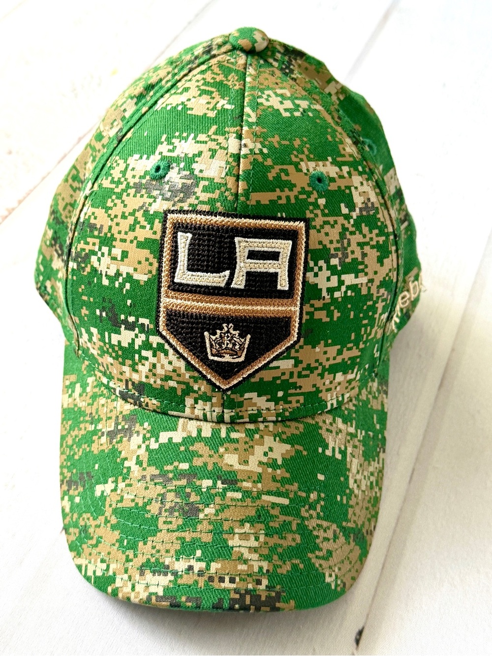 Reebok LA Kings Digital Camo Flex Fit Hat Green NHL Hockey Cap S/M